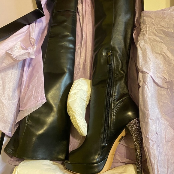 Nora over the knee boot. Herve Leger - Picture 5 of 5